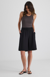 Laing Black Kelly Short
