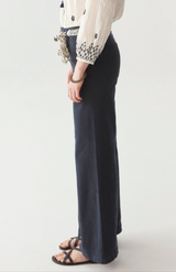 Maison Hotel Navy Edna Pant