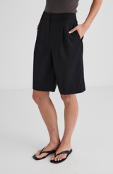 Laing Black Kelly Short