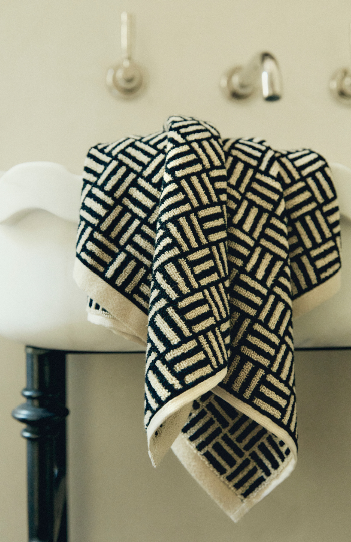Baina Sand & Noir Torrens Hand Towel