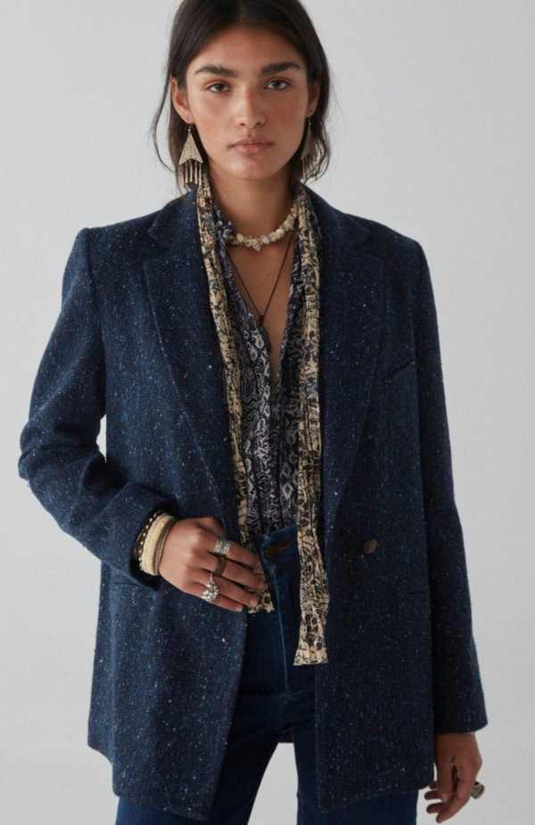 Maison Hotel Misty Blue Azalea Blazer