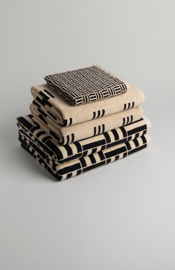 Baina Sand & Noir Willis Pool Towel