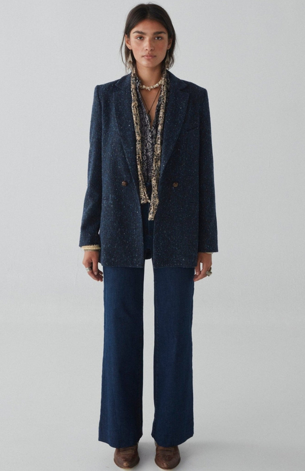 Maison Hotel Misty Blue Azalea Blazer