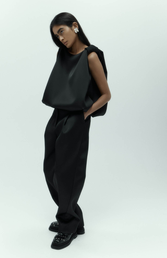 Harris Tapper Black Knot Top