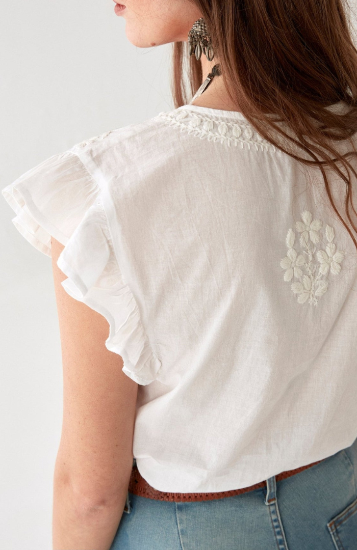 Maison Hotel Bianco Ashanti  Blouse