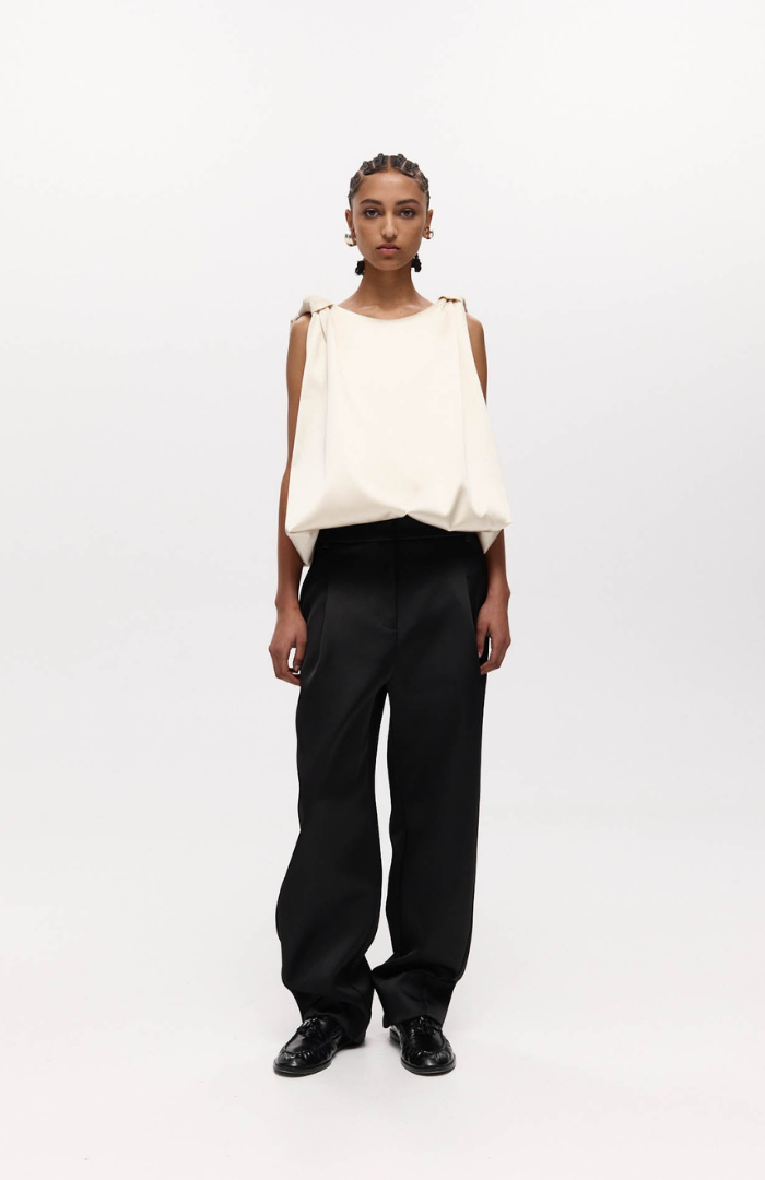 Harris Tapper Ivory Knot Top